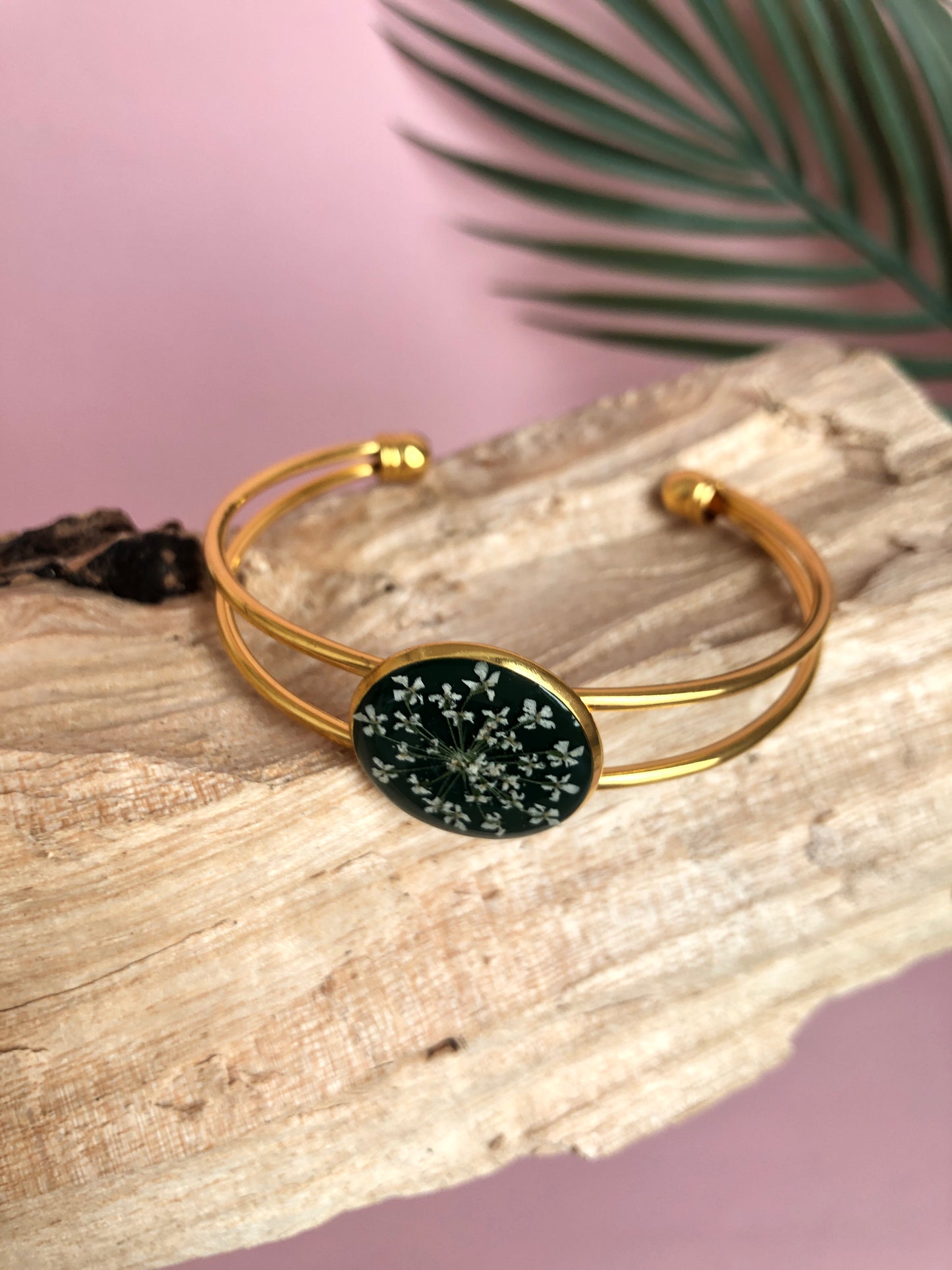 Bracelet rigide ammi fond vert