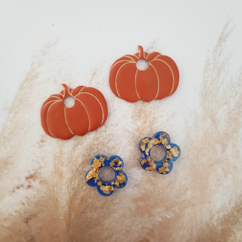 sister box boucles d'oreilles pampilles charm interchangeable fleur coeur citrouille automne resine fimo argile polymère noir orange bordeaux or vert d'eau leopard bleu sable beige etoile creoles bijoux blossom
