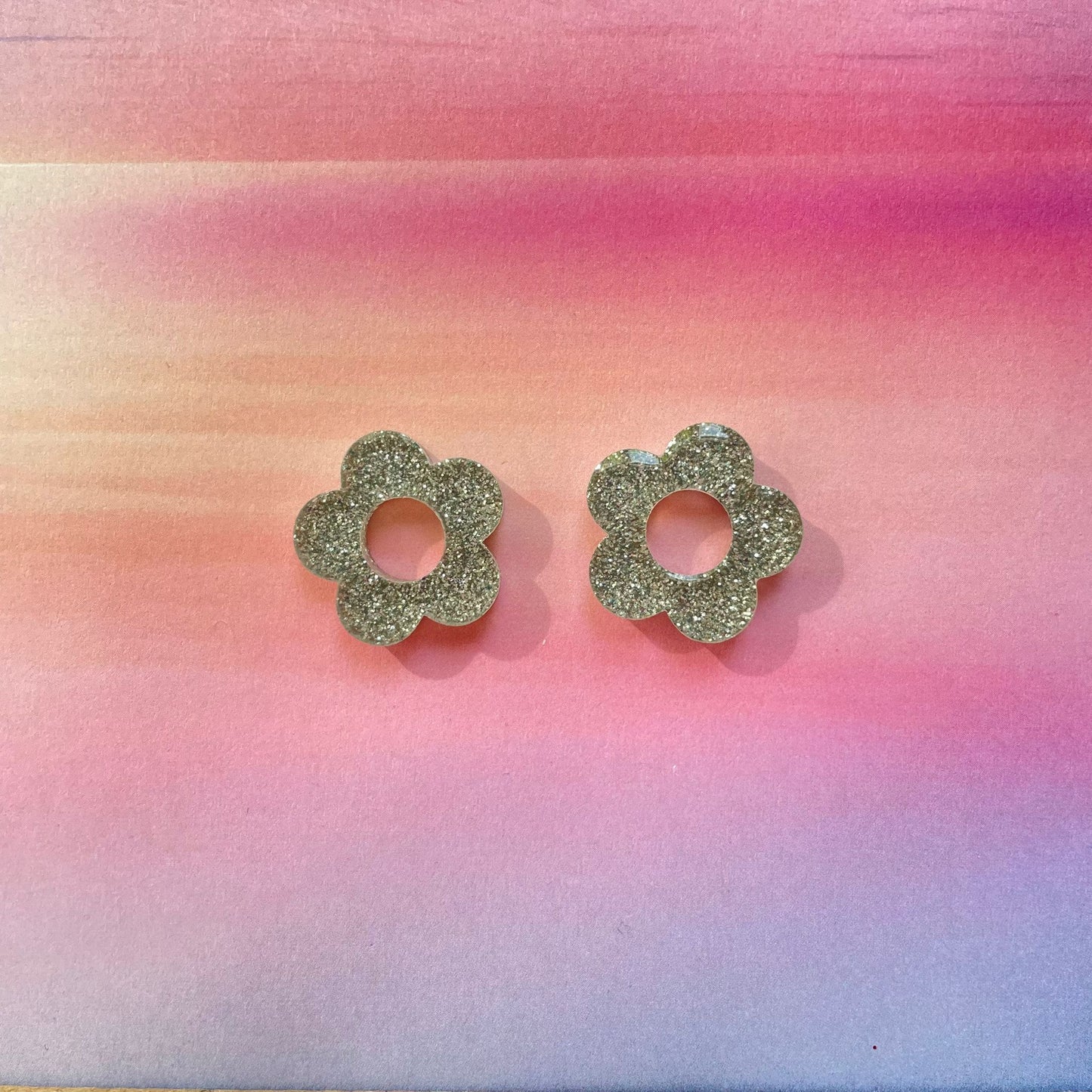bijoux boucles d'oreilles créoles doré argenté or argent fleur résine paillettes tendance interchangeable bleu rose multicolore vert jaune noir blanc turquoise fuchsia pastel orange rouge