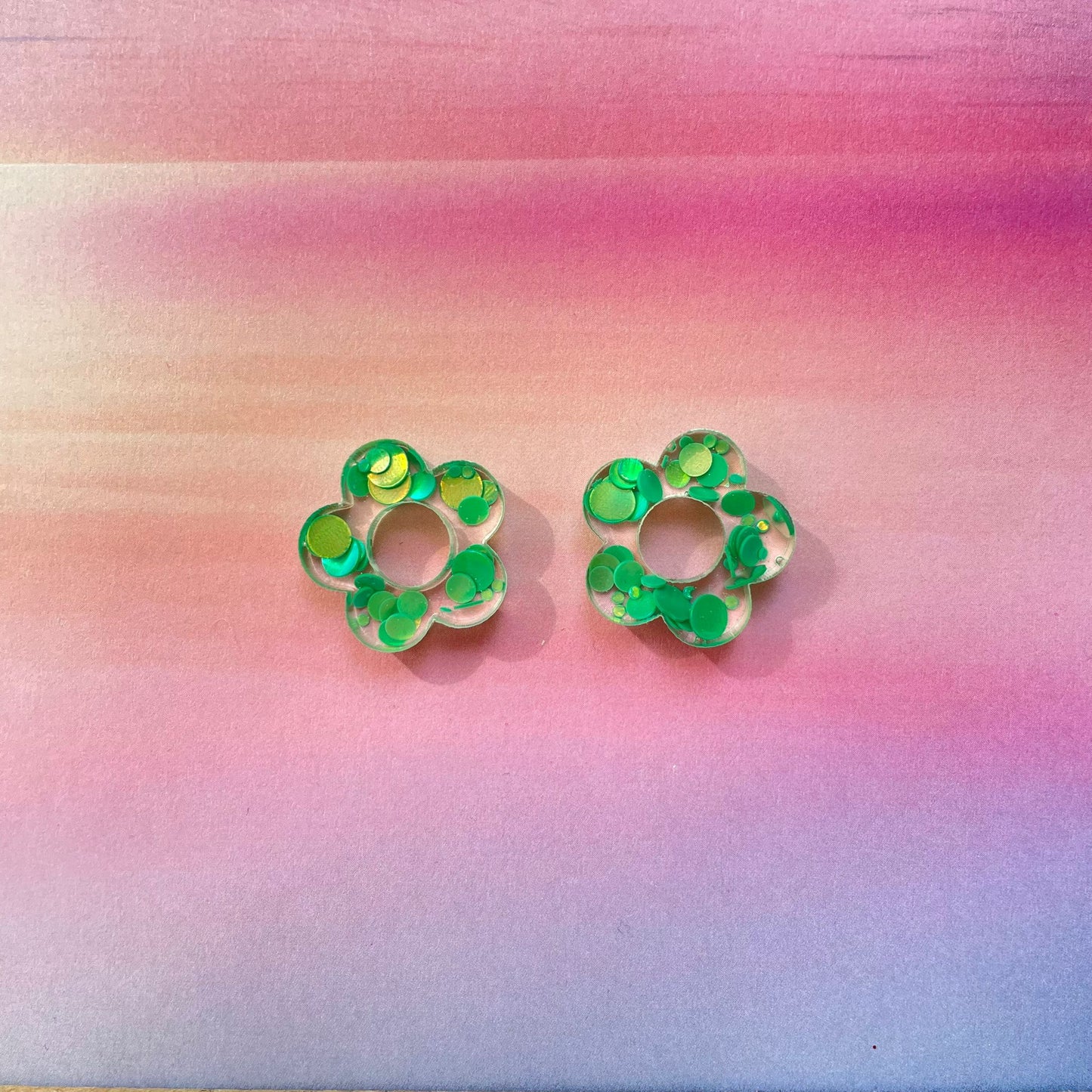 bijoux boucles d'oreilles créoles doré argenté or argent fleur résine paillettes tendance interchangeable bleu rose multicolore vert jaune noir blanc turquoise fuchsia pastel orange rouge