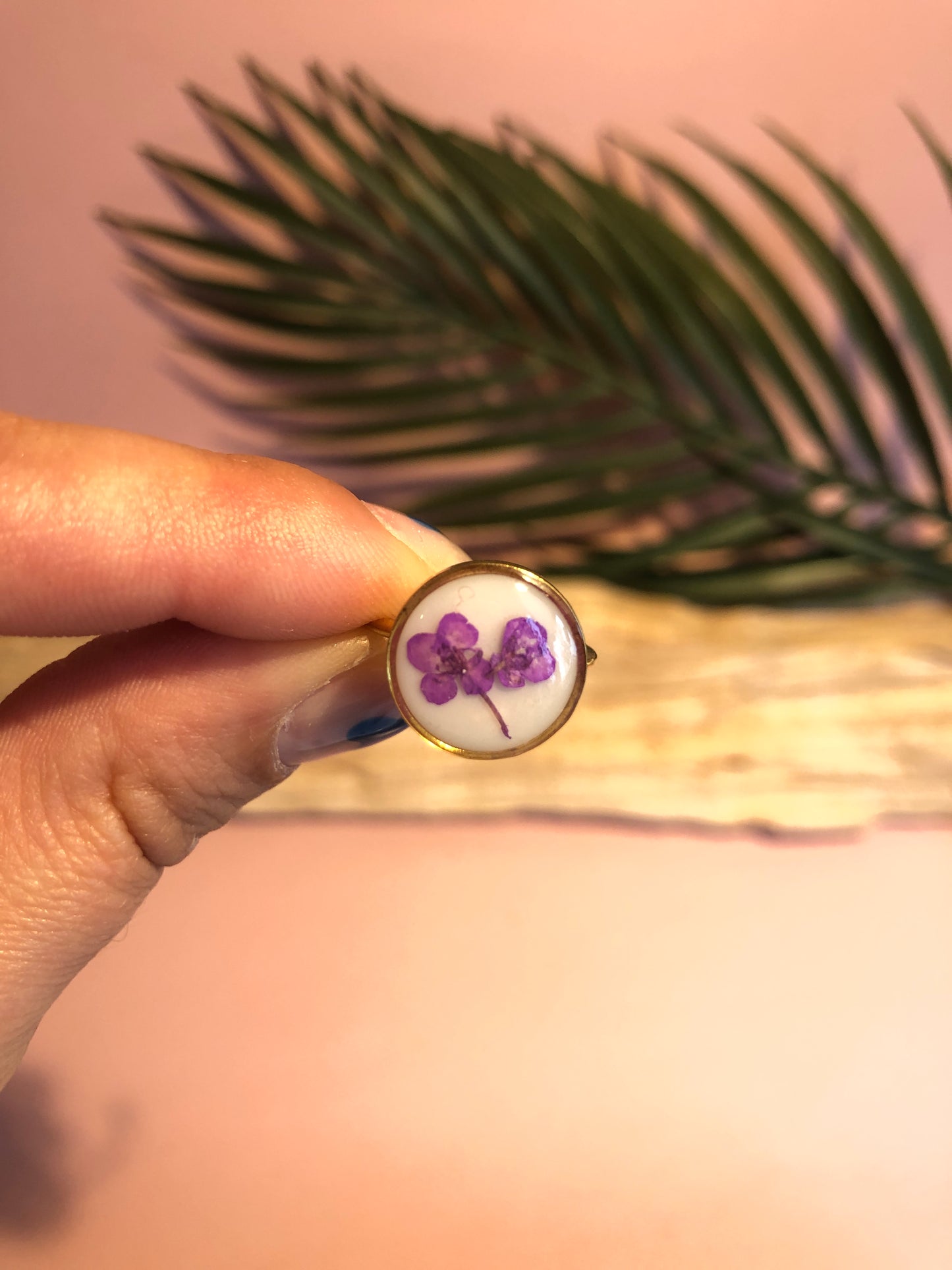 bague en résine acier inoxydable fleur d'alysse violette