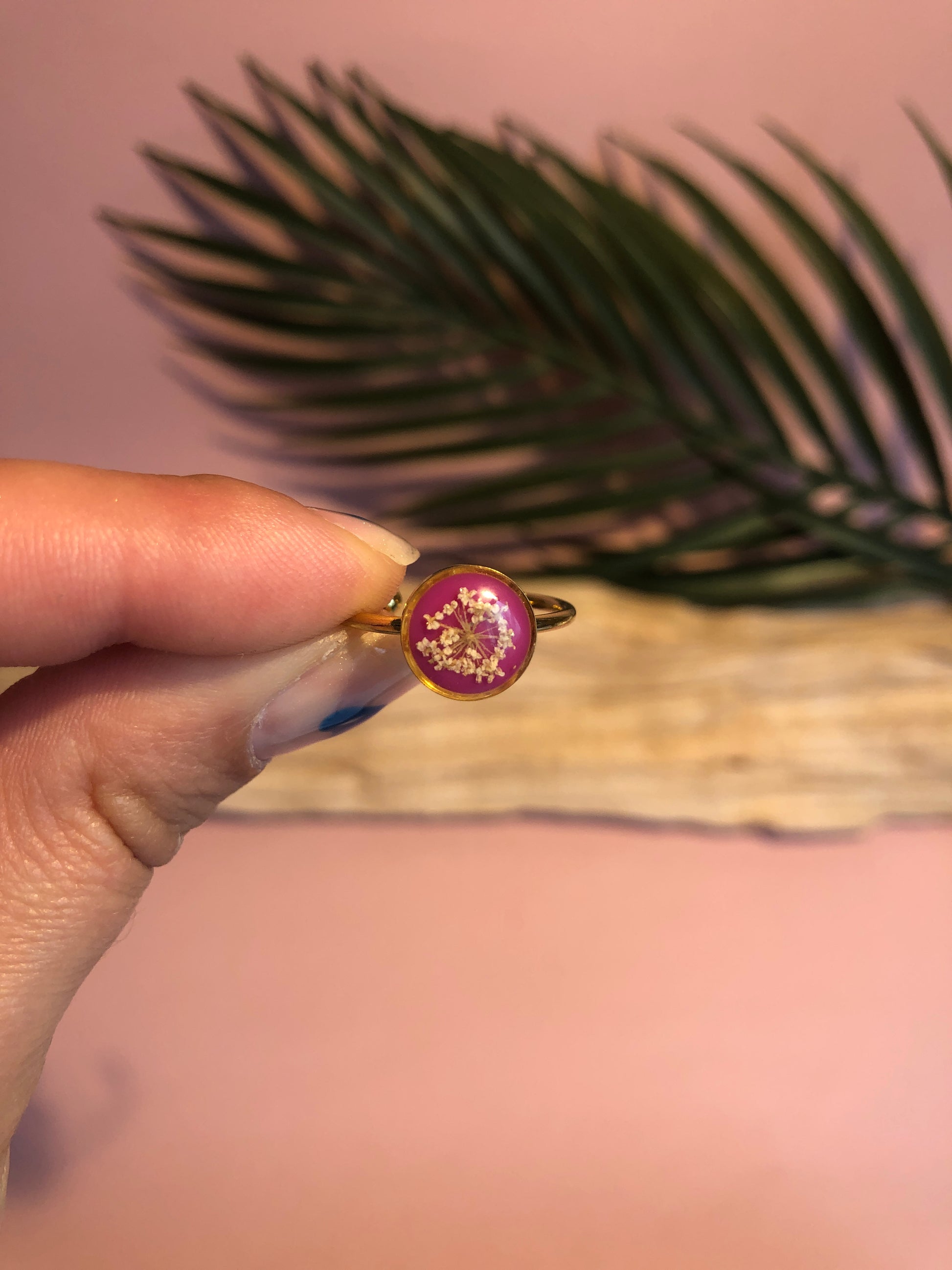 bague femme création unique en résine et fleur 