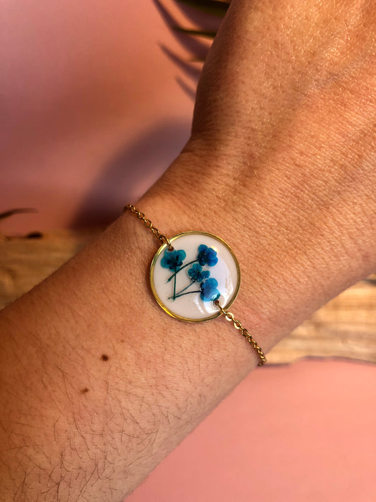 bracelet chaine avec médaillon résine et fleurs naturelle