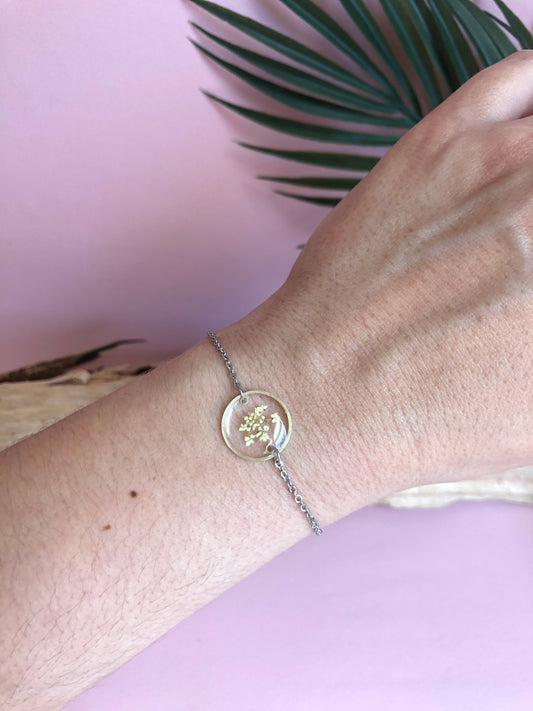 bracelet chaine avec médaillon résine et fleurs