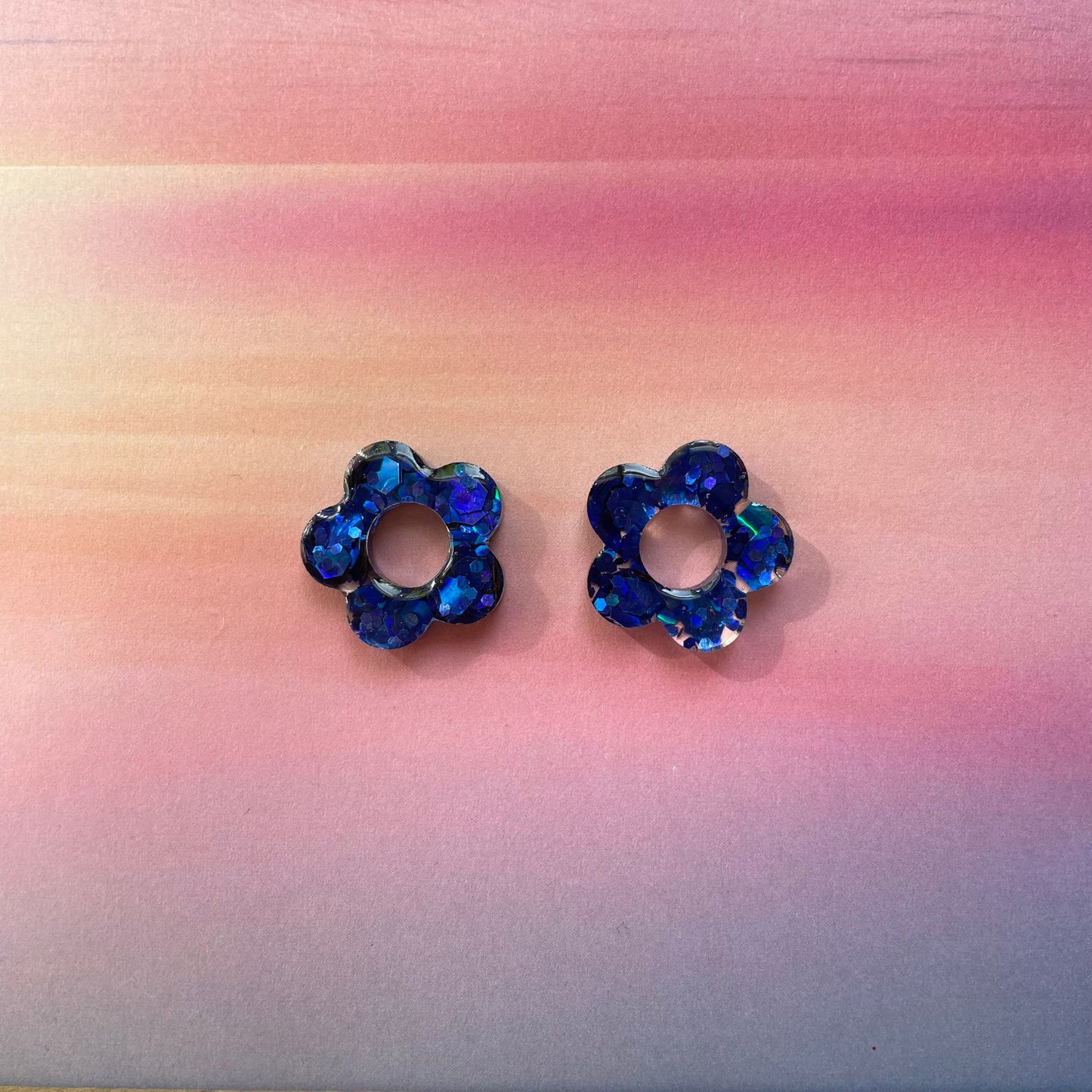 bijoux boucles d'oreilles créoles doré argenté or argent fleur résine paillettes tendance interchangeable bleu rose multicolore vert jaune noir blanc turquoise fuchsia pastel orange rouge 