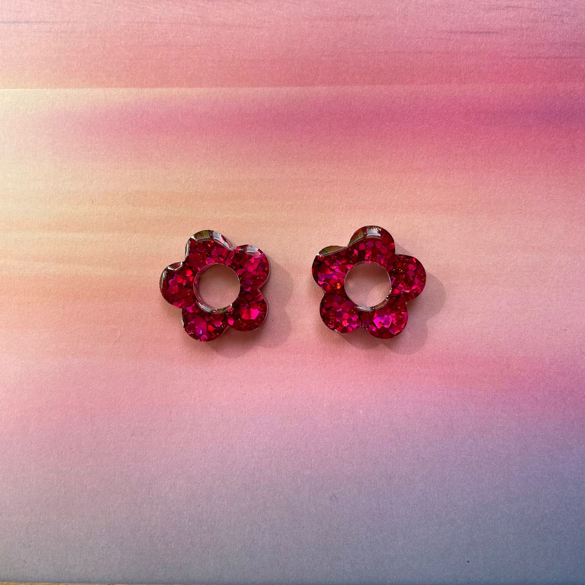 bijoux boucles d'oreilles créoles doré argenté or argent fleur résine paillettes tendance interchangeable bleu rose multicolore vert jaune noir blanc turquoise fuchsia pastel orange rouge 