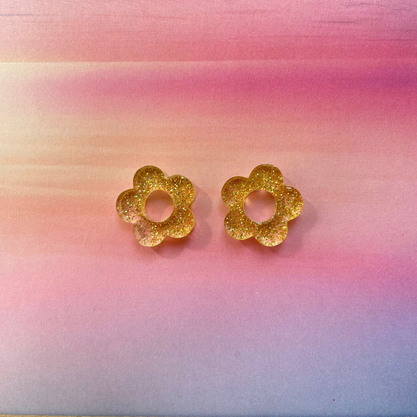 bijoux boucles d'oreilles créoles doré argenté or argent fleur résine paillettes tendance interchangeable bleu rose multicolore vert jaune noir blanc turquoise fuchsia pastel orange rouge 