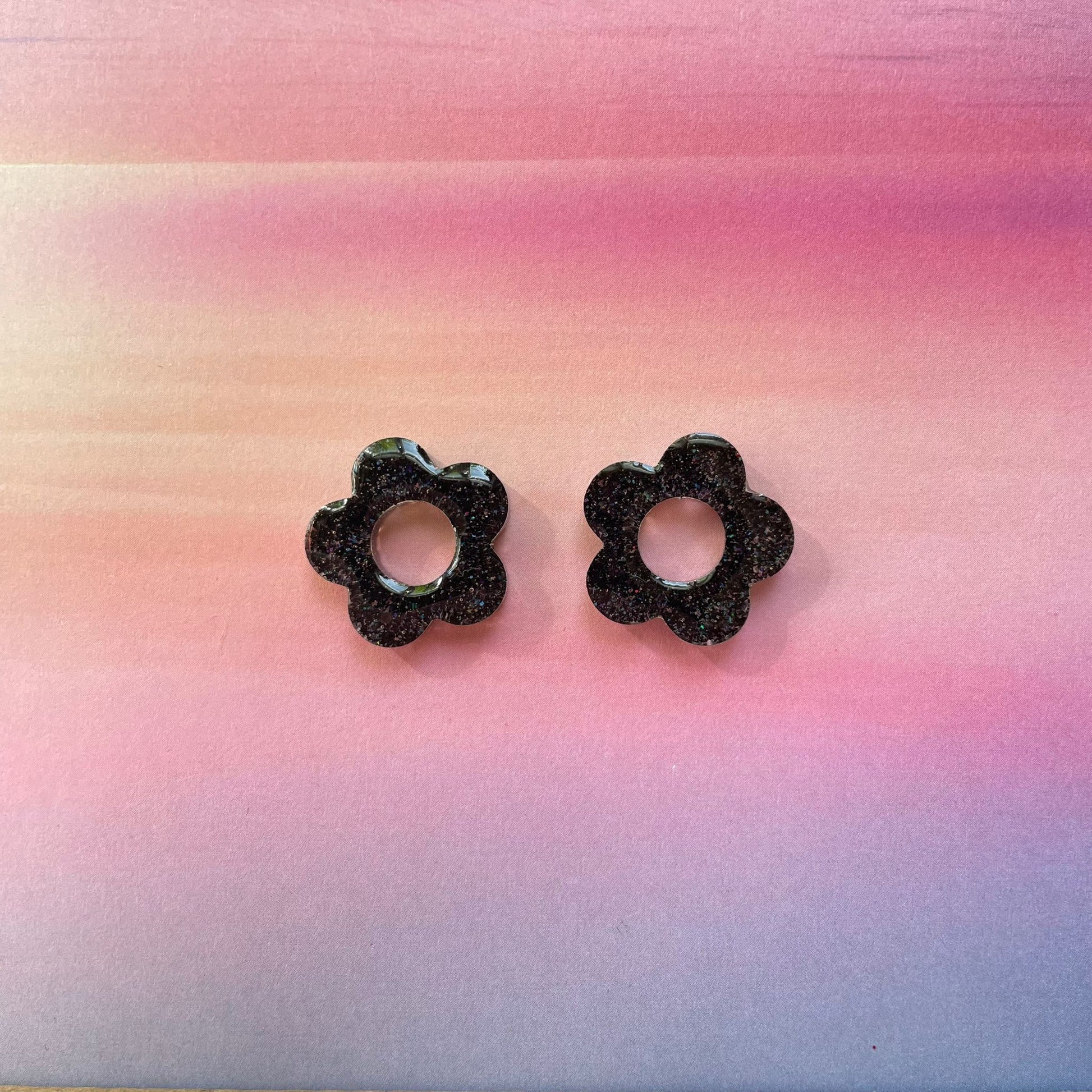 bijoux boucles d'oreilles créoles doré argenté or argent fleur résine paillettes tendance interchangeable bleu rose multicolore vert jaune noir blanc turquoise fuchsia pastel orange rouge 