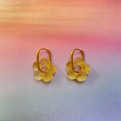 CREOLES + CHARM FLEUR JAUNE BRILLANT
