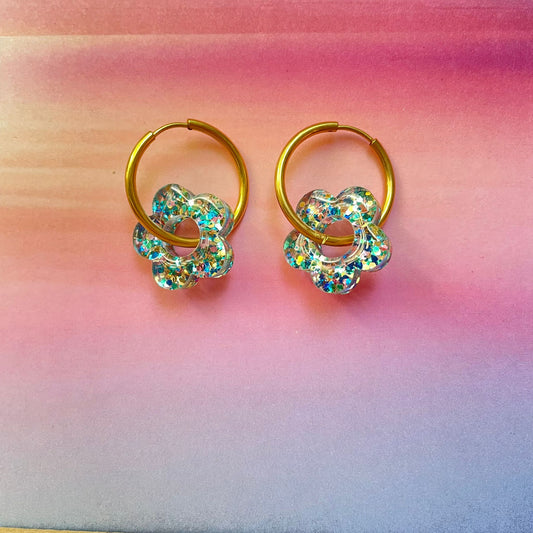 bijoux boucles d'oreilles créoles acier inoxydable ronde ovales rectangle doré argenté charm pampille fleur resine paillettes bleu brillant violet multicolore pastel vert jaune noir blanc nacré rose turquoise fuchsia orange sirène rouge néon 