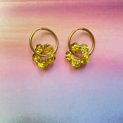 bijoux boucles d'oreilles créoles doré argenté or argent fleur résine paillettes tendance interchangeable bleu rose multicolore vert jaune noir blanc turquoise fuchsia pastel orange rouge 