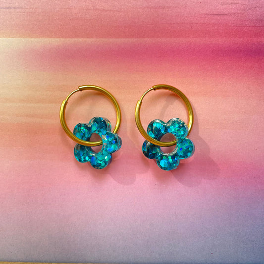 bijoux boucles d'oreilles créoles acier inoxydable ronde ovales rectangle doré argenté charm pampille fleur resine paillettes bleu brillant violet multicolore pastel vert jaune noir blanc nacré rose turquoise fuchsia orange sirène rouge néon 