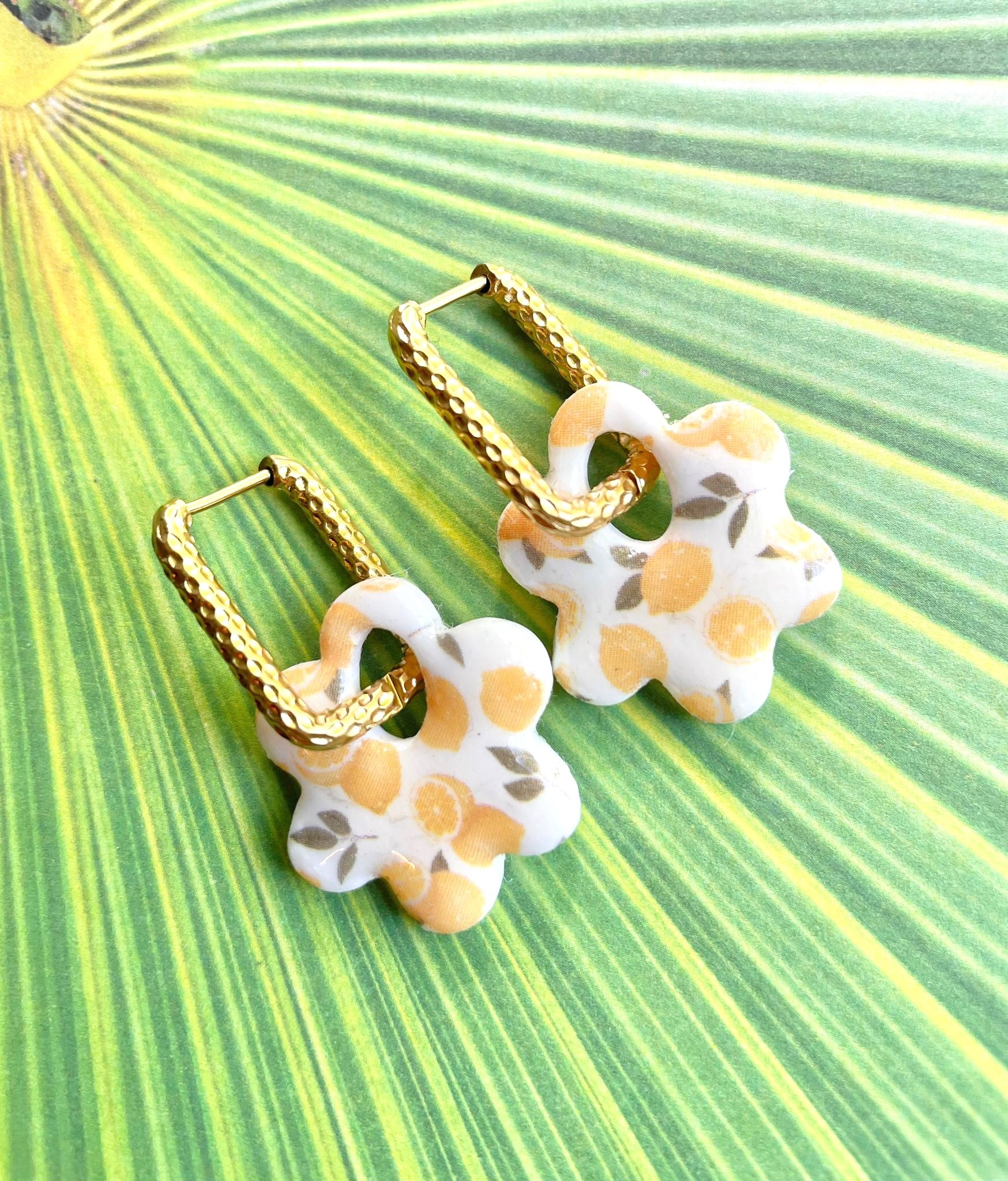 sister box aout bijoux boucles d'oreilles creoles or dorees rondes acier inoxydable fleur resine charm paillettes fines bleu clair foncé rose rouge or argenté noir fushia violet blanc vert citron fimo argile polymère carré rectangle