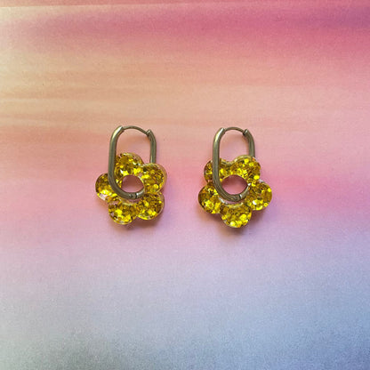 bijoux boucles d'oreilles créoles acier inoxydable ronde ovales rectangle doré argenté charm pampille fleur resine paillettes bleu brillant violet multicolore pastel vert jaune noir blanc nacré rose turquoise fuchsia orange sirène rouge néon BLOSSOM