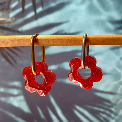 bijoux boucles d'oreilles créoles acier inoxydable ronde ovales rectangle doré argenté charm pampille fleur resine paillettes bleu brillant violet multicolore pastel vert jaune noir blanc nacré rose turquoise fuchsia orange sirène rouge néon BLOSSOM