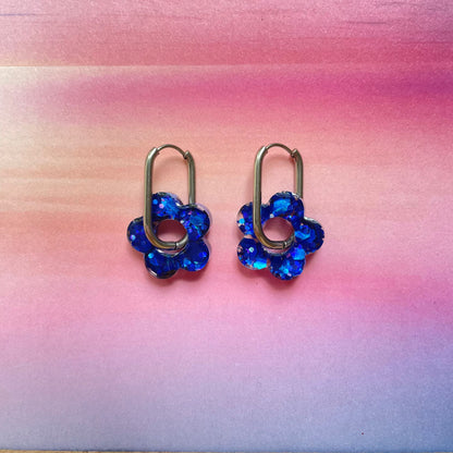 bijoux boucles d'oreilles créoles acier inoxydable ronde ovales rectangle doré argenté charm pampille fleur resine paillettes bleu brillant violet multicolore pastel vert jaune noir blanc nacré rose turquoise fuchsia orange sirène rouge néon BLOSSOM