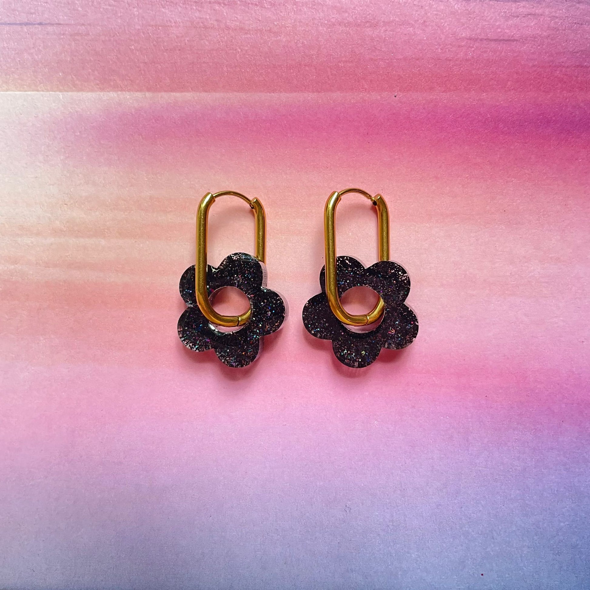 bijoux boucles d'oreilles créoles acier inoxydable ronde ovales rectangle doré argenté charm pampille fleur resine paillettes bleu brillant violet multicolore pastel vert jaune noir blanc nacré rose turquoise fuchsia orange sirène rouge néon 
