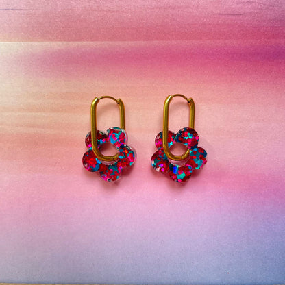 bijoux boucles d'oreilles créoles acier inoxydable ronde ovales rectangle doré argenté charm pampille fleur resine paillettes bleu brillant violet multicolore pastel vert jaune noir blanc nacré rose turquoise fuchsia orange sirène rouge néon BLOSSOM