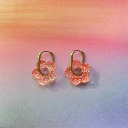 bijoux boucles d'oreilles créoles acier inoxydable ronde ovales rectangle doré argenté charm pampille fleur resine paillettes bleu brillant violet multicolore pastel vert jaune noir blanc nacré rose turquoise fuchsia orange sirène rouge néon BLOSSOM