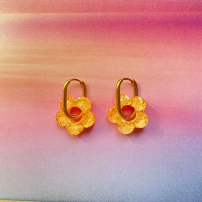 bijoux boucles d'oreilles créoles acier inoxydable ronde ovales rectangle doré argenté charm pampille fleur resine paillettes bleu brillant violet multicolore pastel vert jaune noir blanc nacré rose turquoise fuchsia orange sirène rouge néon BLOSSOM