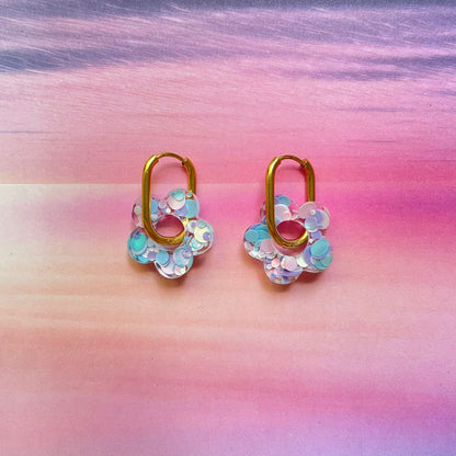 bijoux boucles d'oreilles créoles acier inoxydable ronde ovales rectangle doré argenté charm pampille fleur resine paillettes bleu brillant violet multicolore pastel vert jaune noir blanc nacré rose turquoise fuchsia orange sirène rouge néon BLOSSOM