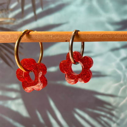 bijoux boucles d'oreilles créoles acier inoxydable ronde ovales rectangle doré argenté charm pampille fleur resine paillettes bleu brillant violet multicolore pastel vert jaune noir blanc nacré rose turquoise fuchsia orange sirène rouge néon BLOSSOM