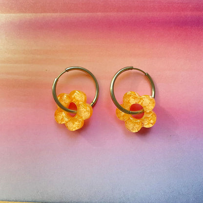 bijoux boucles d'oreilles créoles acier inoxydable ronde ovales rectangle doré argenté charm pampille fleur resine paillettes bleu brillant violet multicolore pastel vert jaune noir blanc nacré rose turquoise fuchsia orange sirène rouge néon BLOSSOM