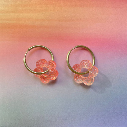 bijoux boucles d'oreilles créoles acier inoxydable ronde ovales rectangle doré argenté charm pampille fleur resine paillettes bleu brillant violet multicolore pastel vert jaune noir blanc nacré rose turquoise fuchsia orange sirène rouge néon BLOSSOM