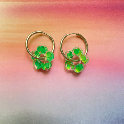 bijoux boucles d'oreilles créoles acier inoxydable ronde ovales rectangle doré argenté charm pampille fleur resine paillettes bleu brillant violet multicolore pastel vert jaune noir blanc nacré rose turquoise fuchsia orange sirène rouge néon 