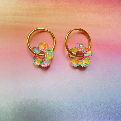 bijoux boucles d'oreilles créoles acier inoxydable ronde ovales rectangle doré argenté charm pampille fleur resine paillettes bleu brillant violet multicolore pastel vert jaune noir blanc nacré rose turquoise fuchsia orange sirène rouge néon BLOSSOM