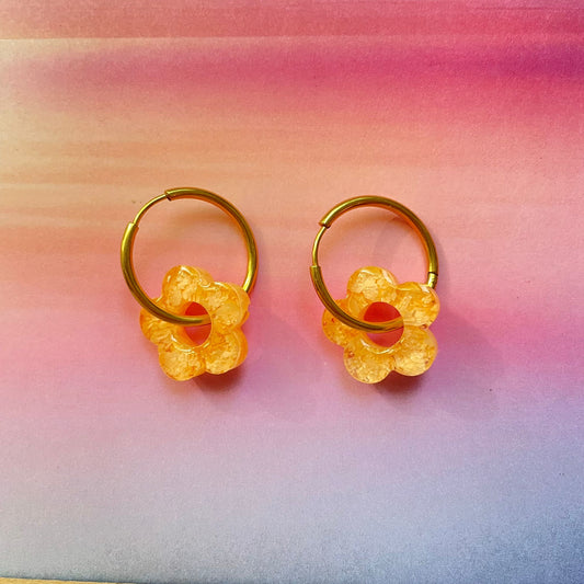 bijoux boucles d'oreilles créoles acier inoxydable ronde ovales rectangle doré argenté charm pampille fleur resine paillettes bleu brillant violet multicolore pastel vert jaune noir blanc nacré rose turquoise fuchsia orange sirène rouge néon BLOSSOM