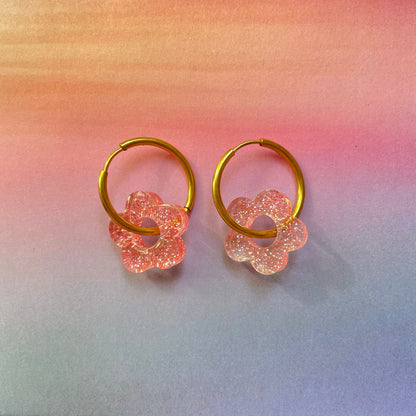 bijoux boucles d'oreilles créoles acier inoxydable ronde ovales rectangle doré argenté charm pampille fleur resine paillettes bleu brillant violet multicolore pastel vert jaune noir blanc nacré rose turquoise fuchsia orange sirène rouge néon BLOSSOM