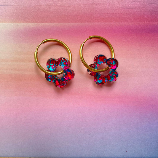 bijoux boucles d'oreilles créoles acier inoxydable ronde ovales rectangle doré argenté charm pampille fleur resine paillettes bleu brillant violet multicolore pastel vert jaune noir blanc nacré rose turquoise fuchsia orange sirène rouge néon BLOSSOM