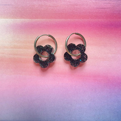 bijoux boucles d'oreilles créoles acier inoxydable ronde ovales rectangle doré argenté charm pampille fleur resine paillettes bleu brillant violet multicolore pastel vert jaune noir blanc nacré rose turquoise fuchsia orange sirène rouge néon BLOSSOM
