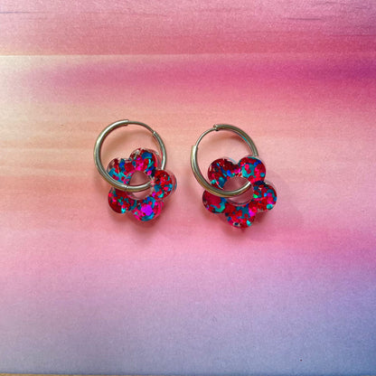 bijoux boucles d'oreilles créoles acier inoxydable ronde ovales rectangle doré argenté charm pampille fleur resine paillettes bleu brillant violet multicolore pastel vert jaune noir blanc nacré rose turquoise fuchsia orange sirène rouge néon BLOSSOM