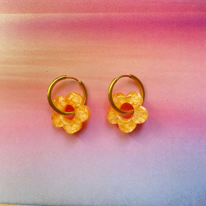 bijoux boucles d'oreilles créoles acier inoxydable ronde ovales rectangle doré argenté charm pampille fleur resine paillettes bleu brillant violet multicolore pastel vert jaune noir blanc nacré rose turquoise fuchsia orange sirène rouge néon BLOSSOM