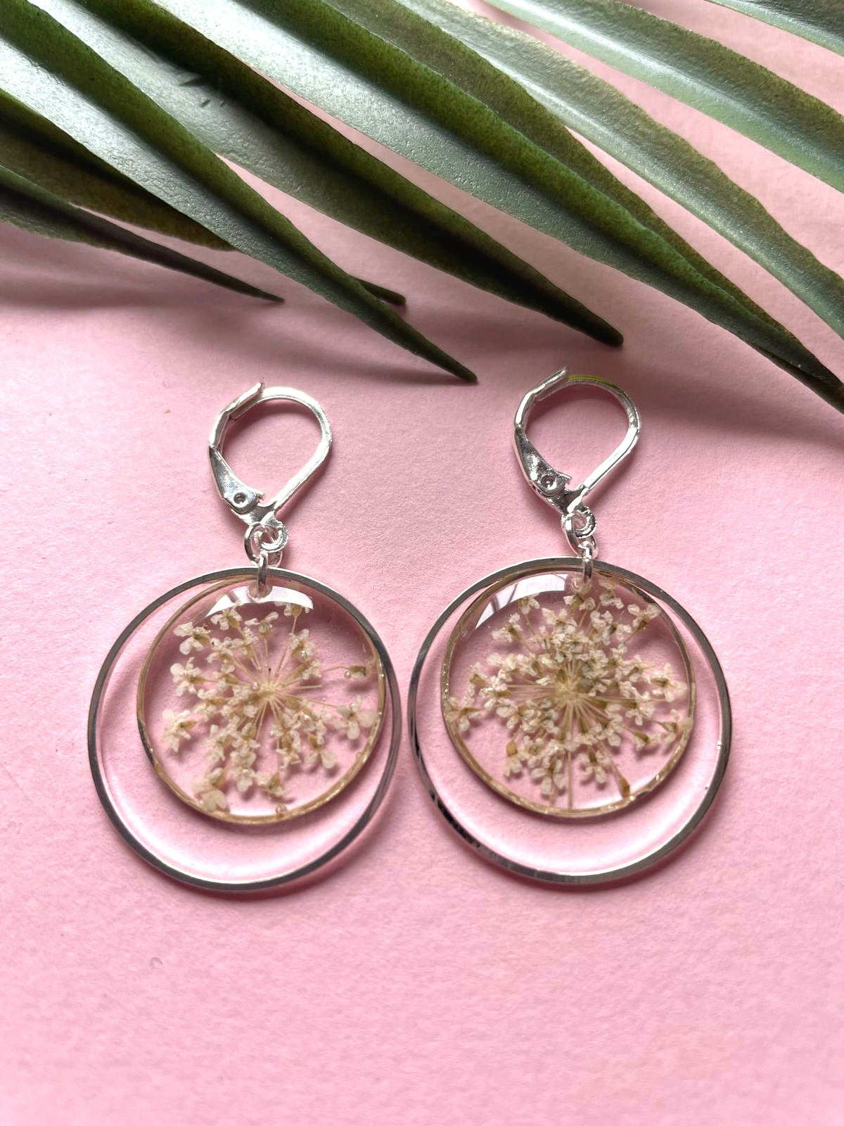 boucles d'oreilles argent acier inoxydable dormeuses carotte sauvage rond transparent blanc fleur séchée créateur fait main