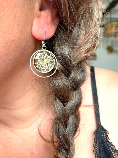 boucles d'oreilles argent acier inoxydable dormeuses carotte sauvage rond transparent blanc fleur séchée créateur fait main