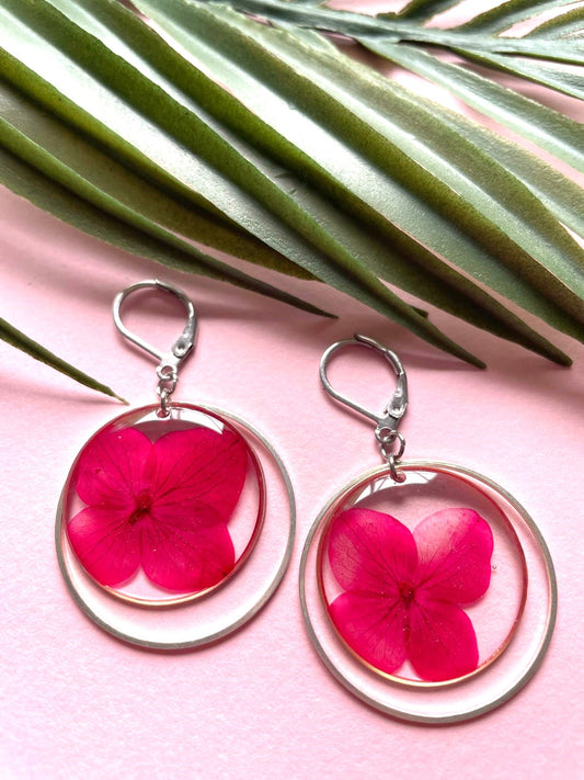 boucles d'oreilles argent acier inoxydable dormeuses hortensia rond transparent fleur séchée créateur fait main blanc rouge bleu violet rose fushia