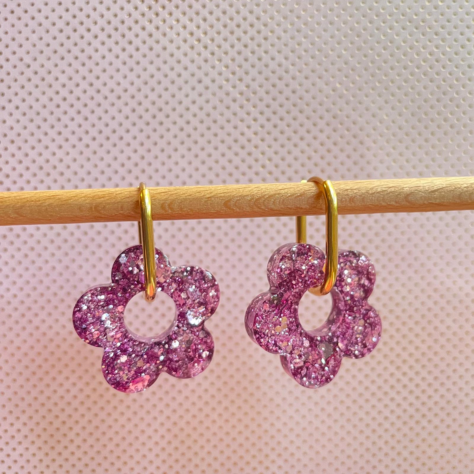 bijoux boucles doreilles creoles charm pampille paillettes resine blossom fait main creatrice francaise artisanal fleur rose