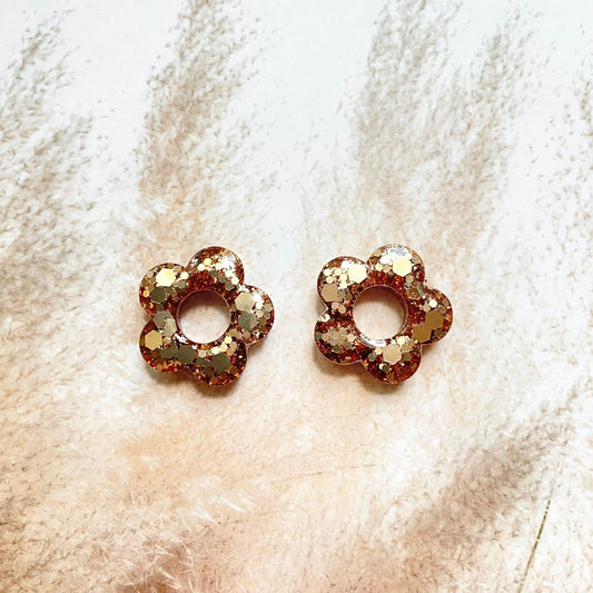 bijoux boucles doreilles creoles charm pampille paillettes resine blossom fait main creatrice francaise artisanal fleur champagne cuivre