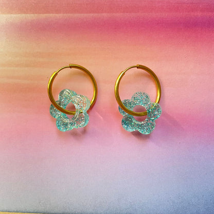bijoux boucles d'oreilles créoles acier inoxydable ronde ovales rectangle doré argenté charm pampille fleur resine paillettes bleu brillant violet multicolore pastel vert jaune noir blanc nacré rose turquoise fuchsia orange sirène rouge néon blossom