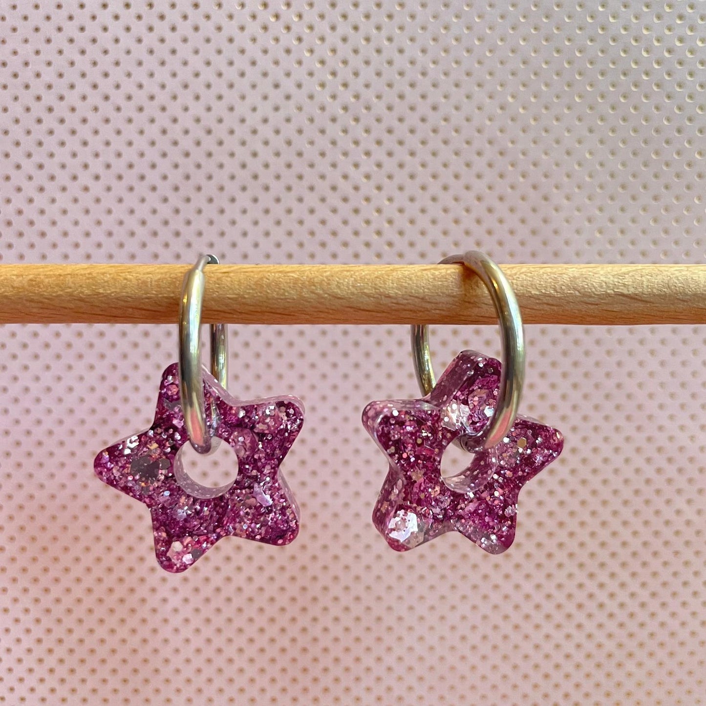 bijoux boucles doreilles creoles charm pampille paillettes resine blossom fait main creatrice francaise artisanal etoile rose