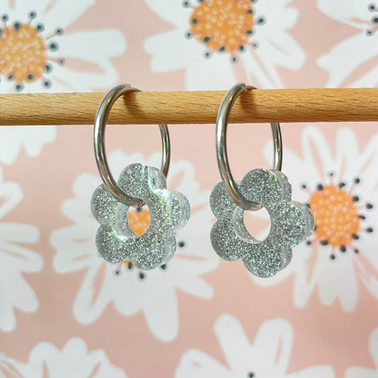 bijoux boucles d'oreilles créoles acier inoxydable ronde ovales rectangle doré argenté charm pampille fleur resine paillettes bleu brillant violet multicolore pastel vert jaune noir blanc nacré rose turquoise fuchsia orange sirène rouge néon 