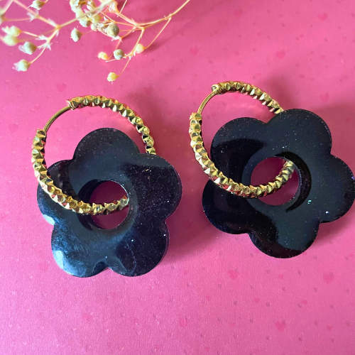 bijoux boucles d'oreilles créoles pampilles fleur noir kaki art deco doré or argile polymère fimo résine UV blossom sister box