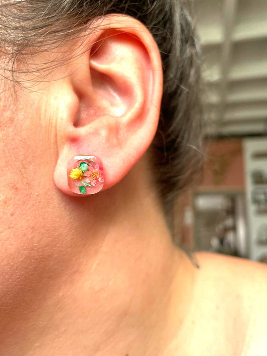 rose, bleu, turquoise, or,  argent, orange, rouge, violet, noir, blanc, puce clou boucles d'oreilles, paillettes, rond carré, coeur, coquillage, étoile de mer, fait main, résine, acier inoxydable, créateur, français