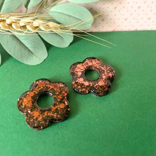 bijoux boucles d'oreilles créoles pampilles charm fleur feuille donut bronze paillettes terrazo beige vieux rose or doré argile polymère fimo résine UV blossom sister box