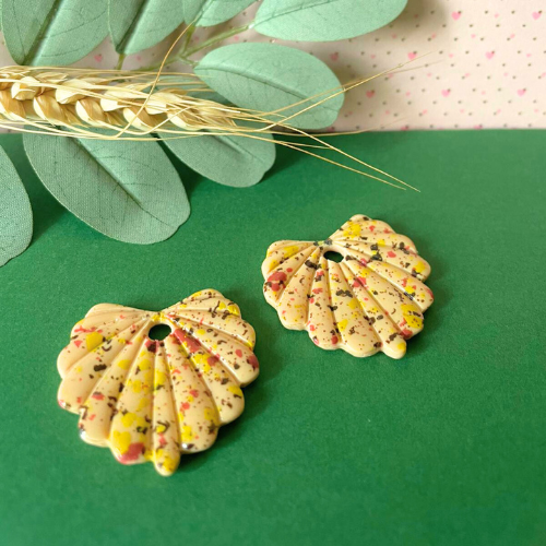 bijoux boucles d'oreilles créoles pampilles charm fleur feuille donut bronze paillettes terrazo beige vieux rose or doré argile polymère fimo résine UV blossom sister box